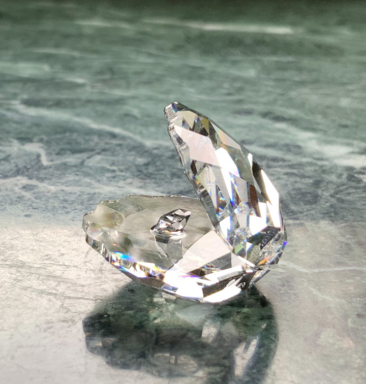 Swarovski Crystal Oyster and Diamond Shaped Pearl